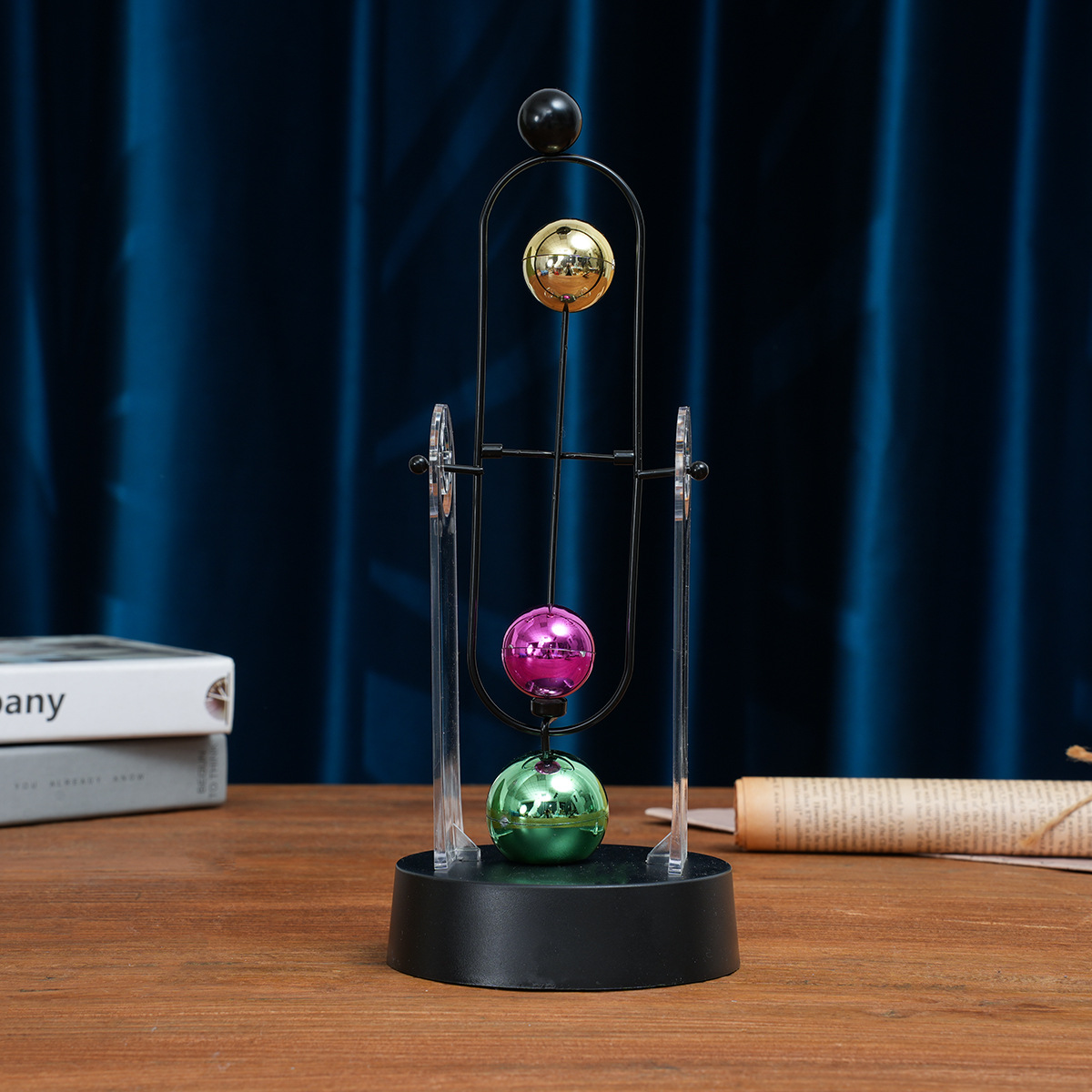 Newton Cradle Large - Pendule de Newton à mouvement perpétuel,
